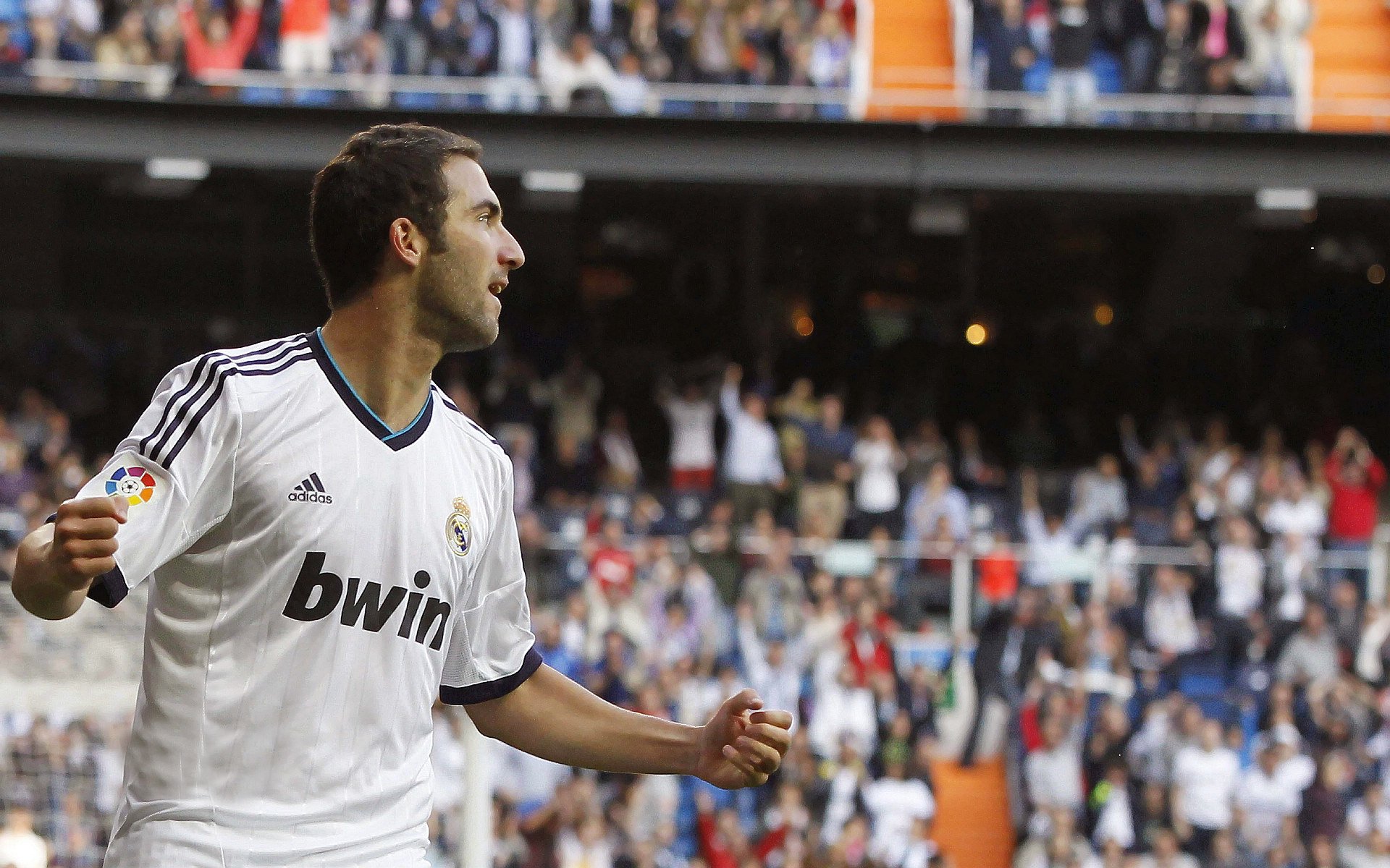 德甲借助科技打造智慧足球场，德甲专业足球场